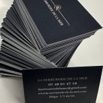 Photo d'une pile de cartes de visites personnalisées