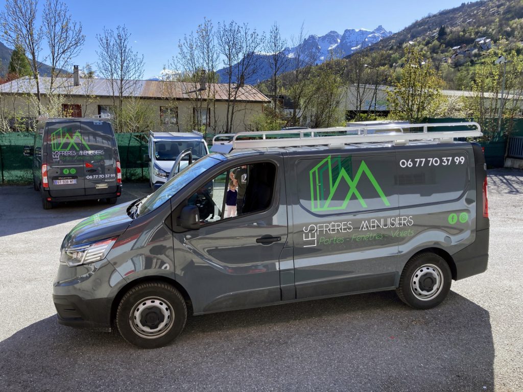 VISUEL-LES FRERES MENUISIERS-MARQUAGE VEHICULE