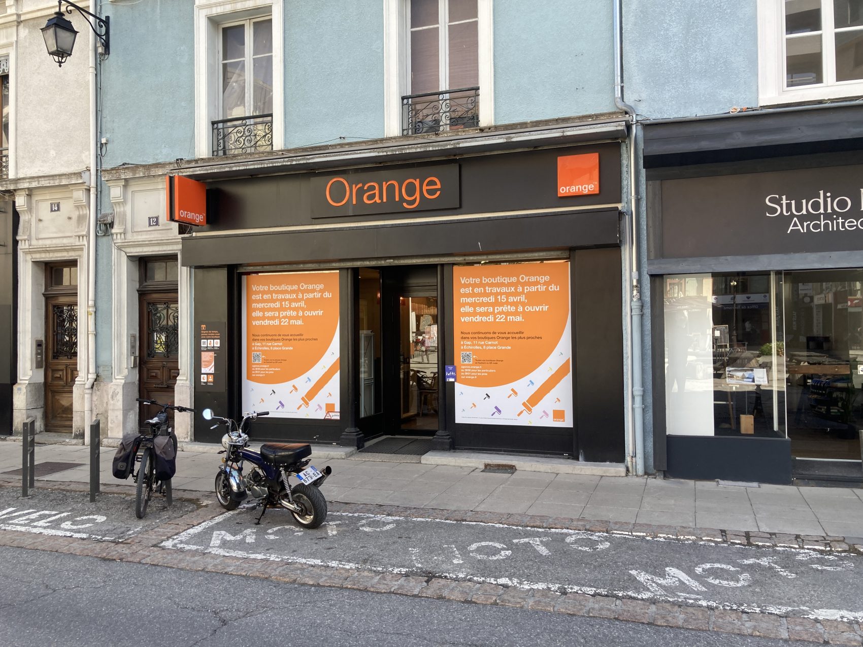 Vitrophanie boutique Orange